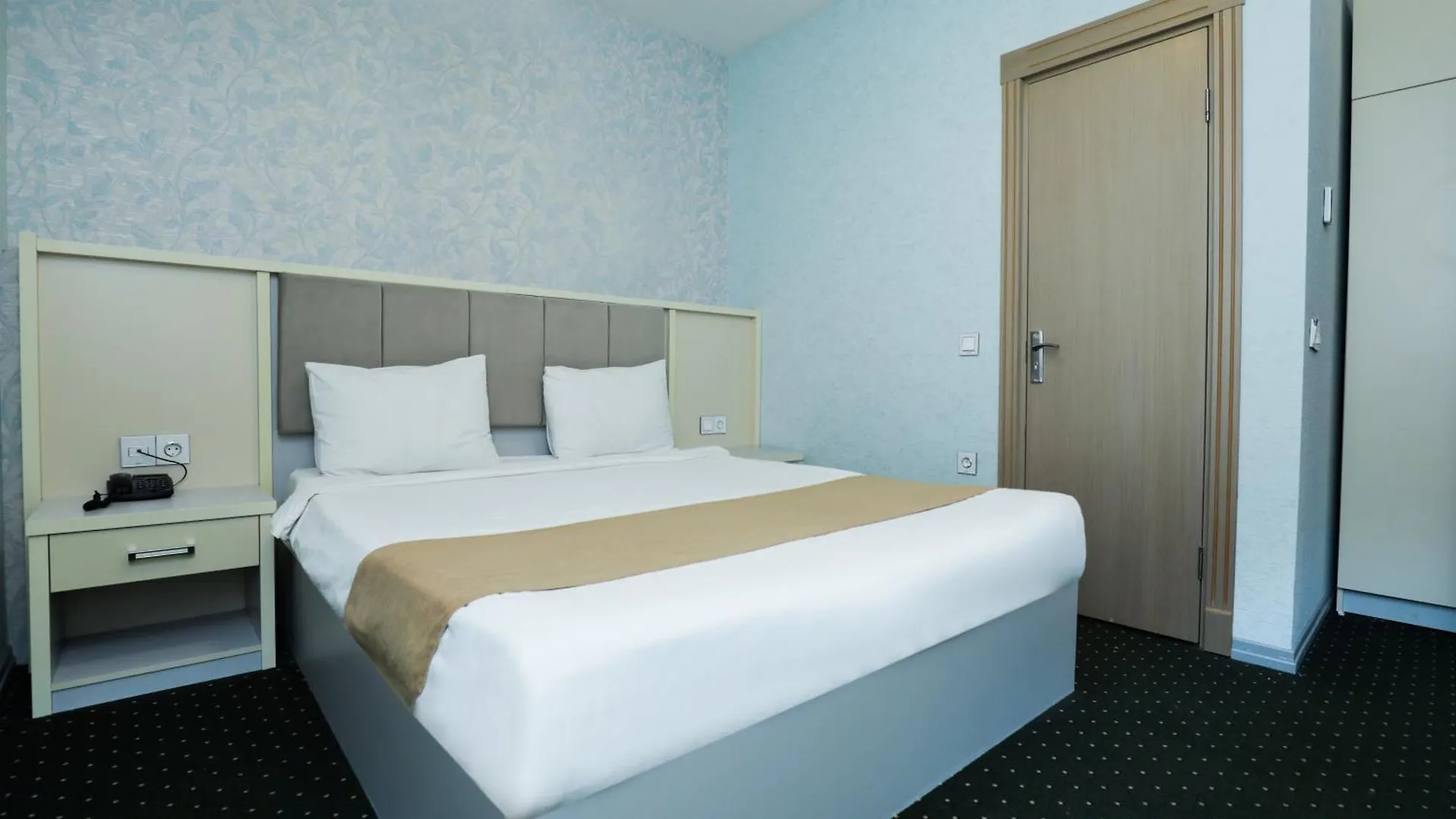 Alis Hotel