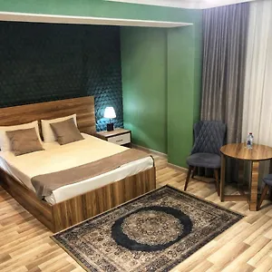 Otel Gallery Lux, Bakü