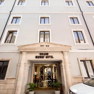 Hotel Midway