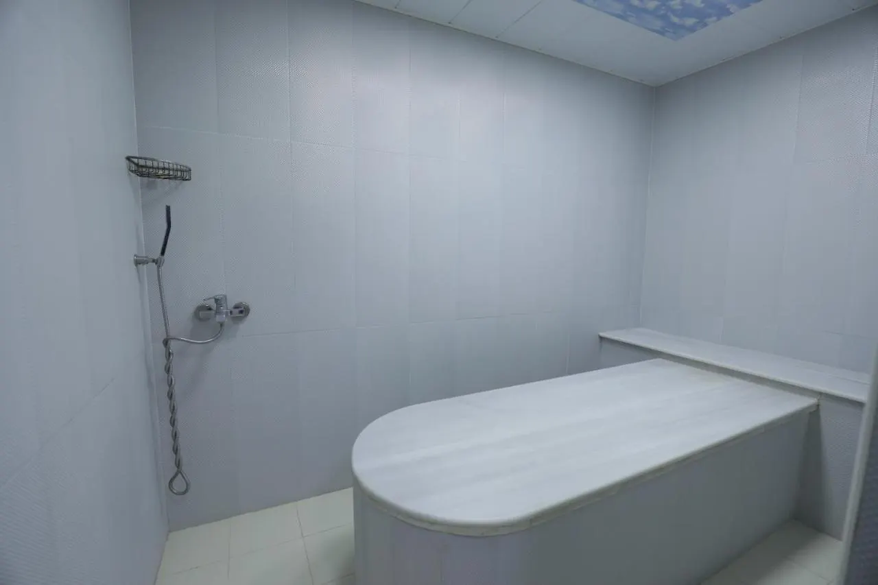 Alis Hotel 4*, Баку