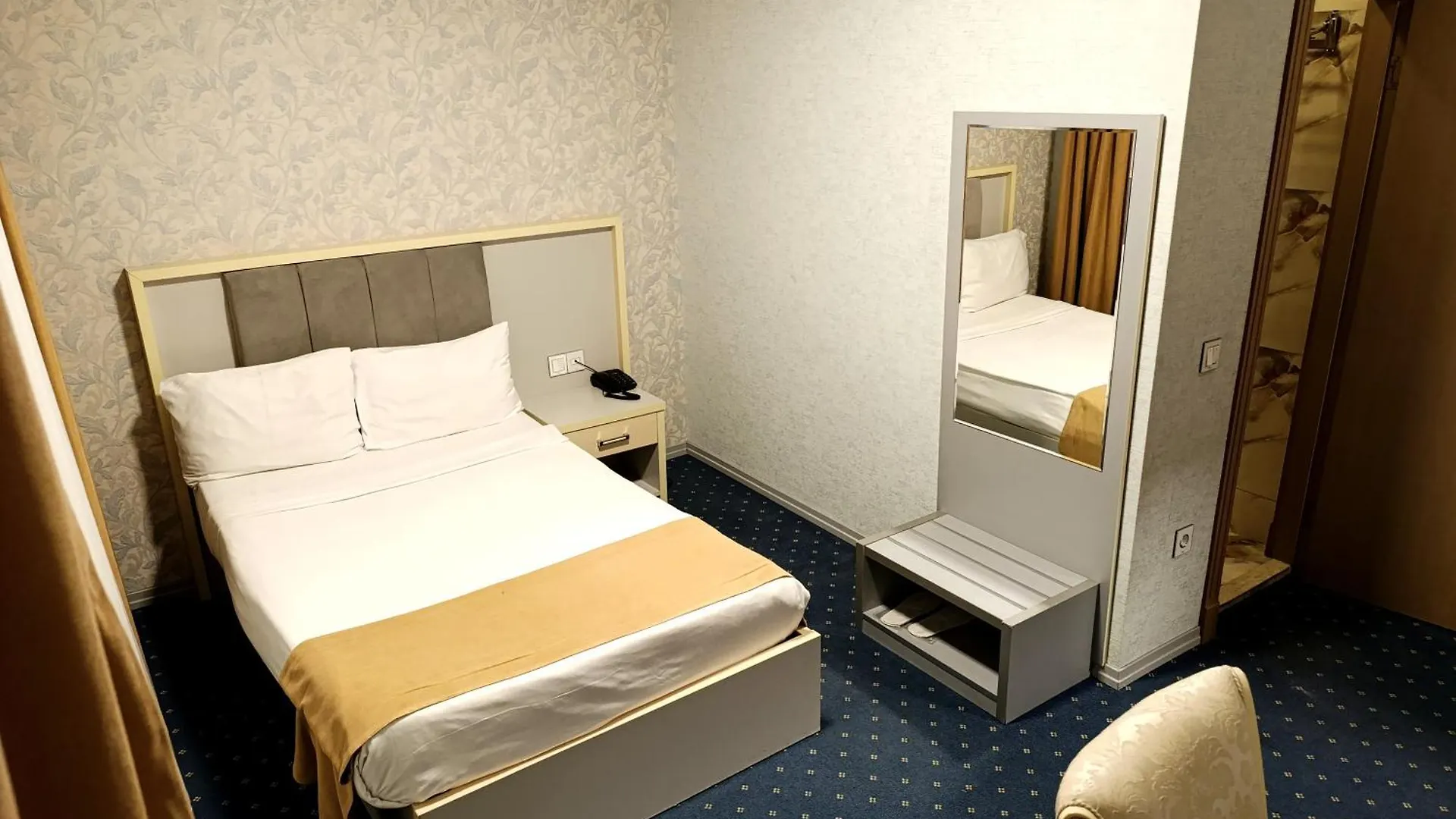 Alis Hotel
