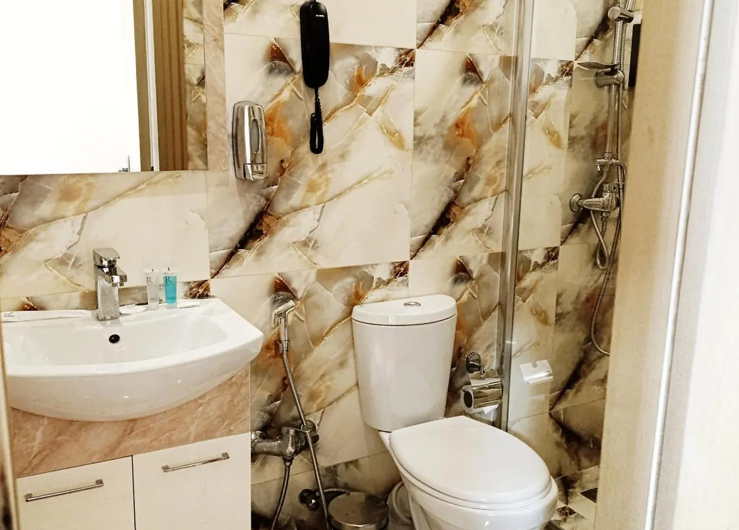 Alis Hotel 4*, Баку